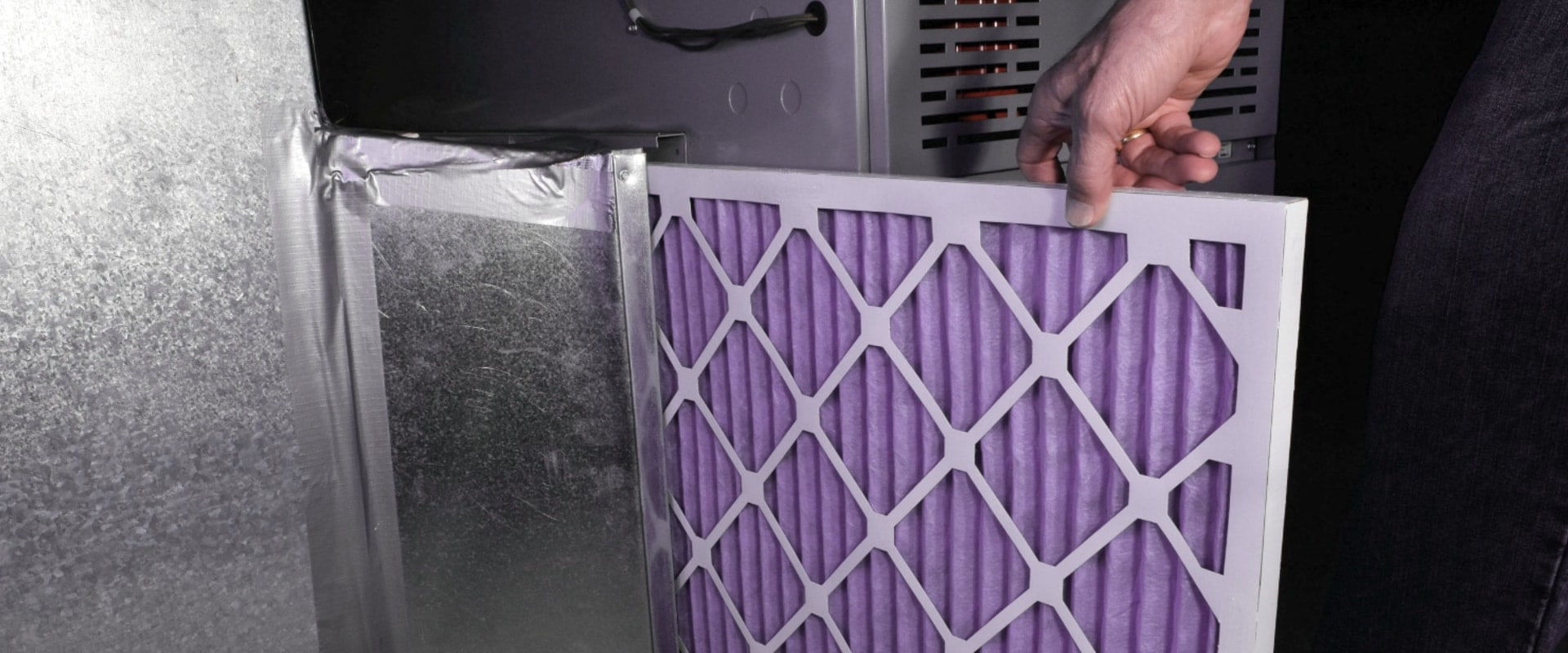 The Unique Benefits of Choosing Furnace HVAC Air Filters 14x25x4 Over 14x18x1 Air Filters for Your HVAC System